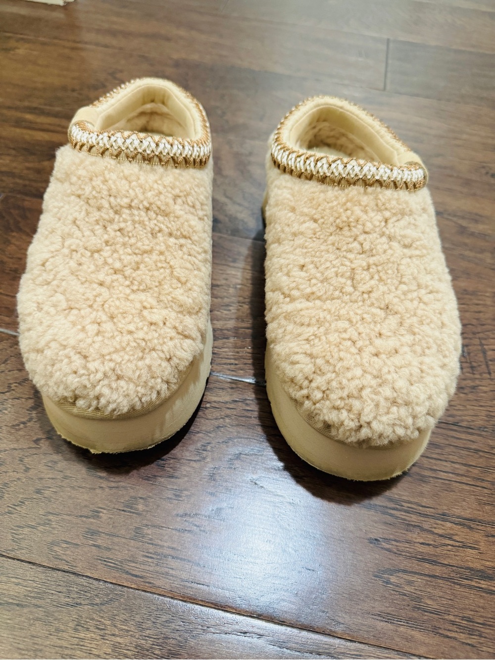 UGG Maxi Curly Tazz—-women size